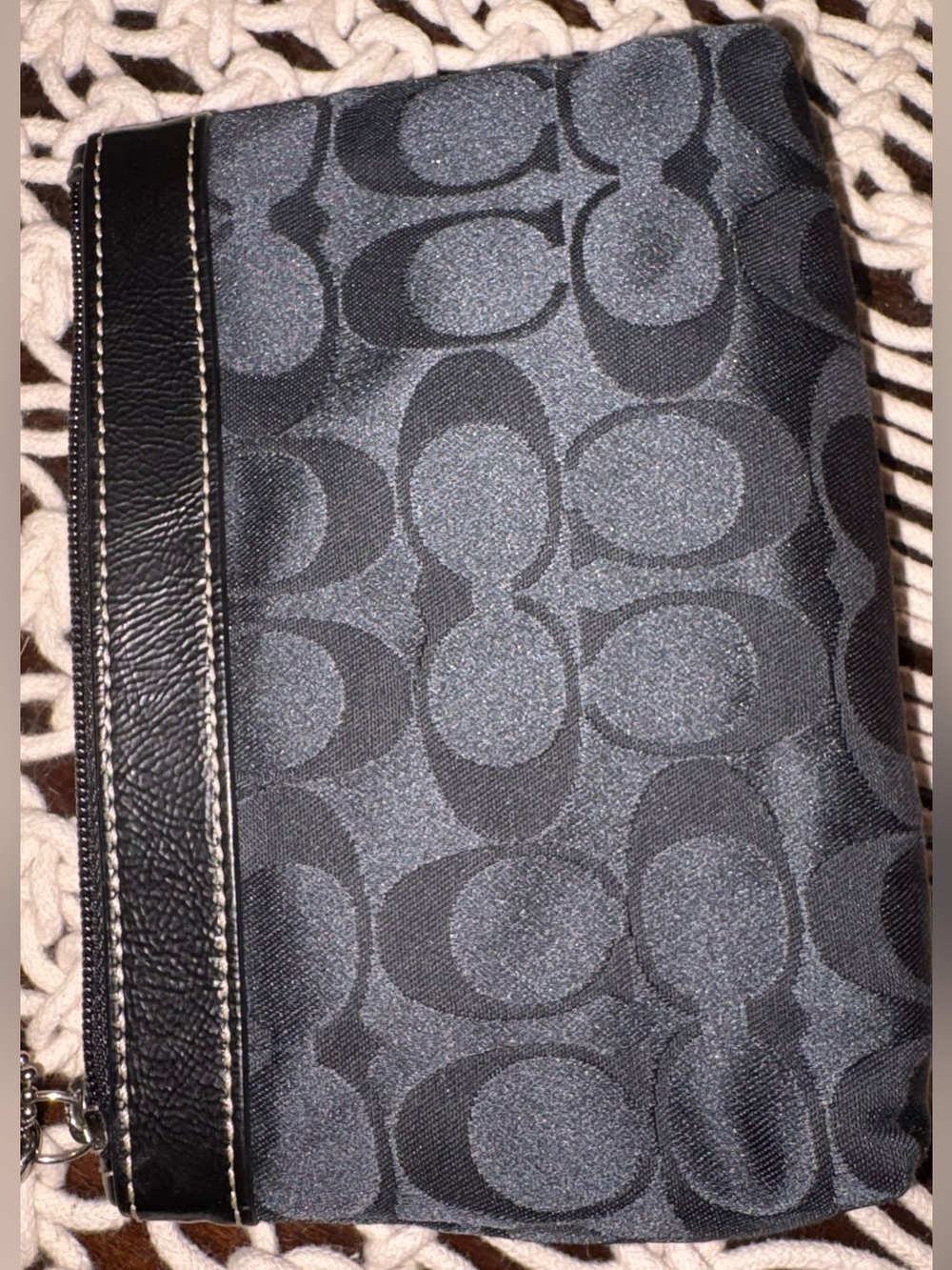 Coach BUNDLE Boyfriend "C" logo white silicone/rubber strap watch NEW & Wristlet - Picture 15 of 17